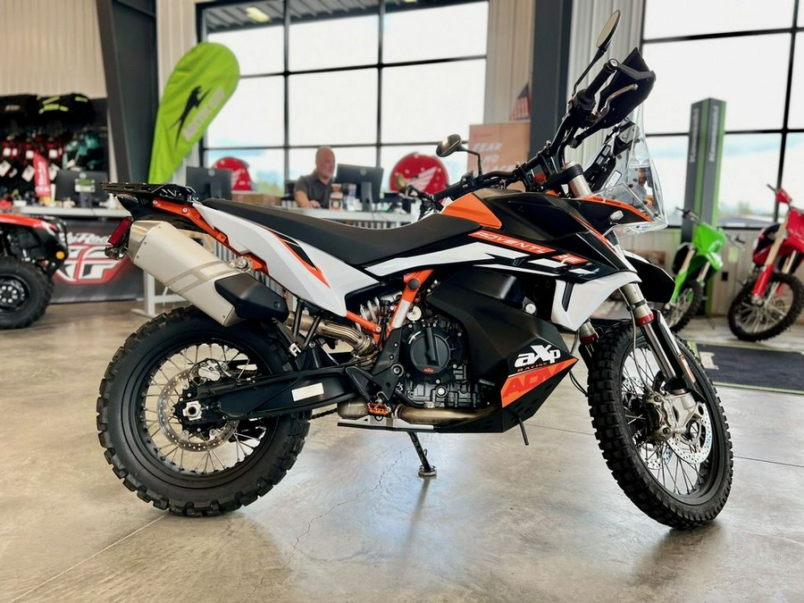 2022 KTM Adventure 890 R