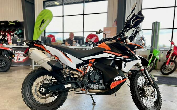 2022 KTM Adventure 890 R