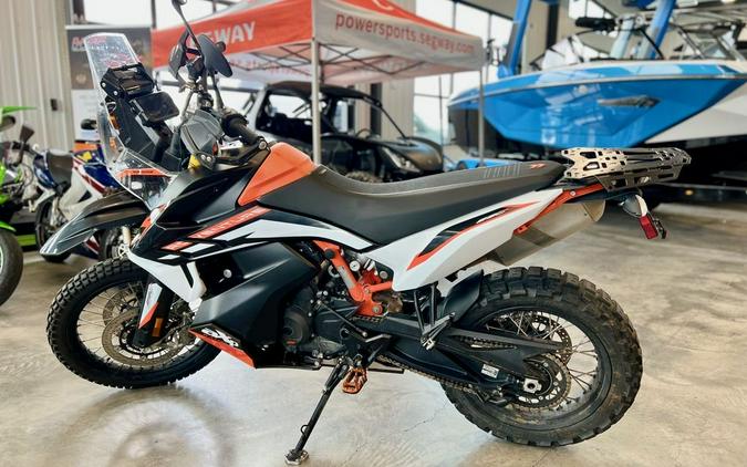 2022 KTM Adventure 890 R