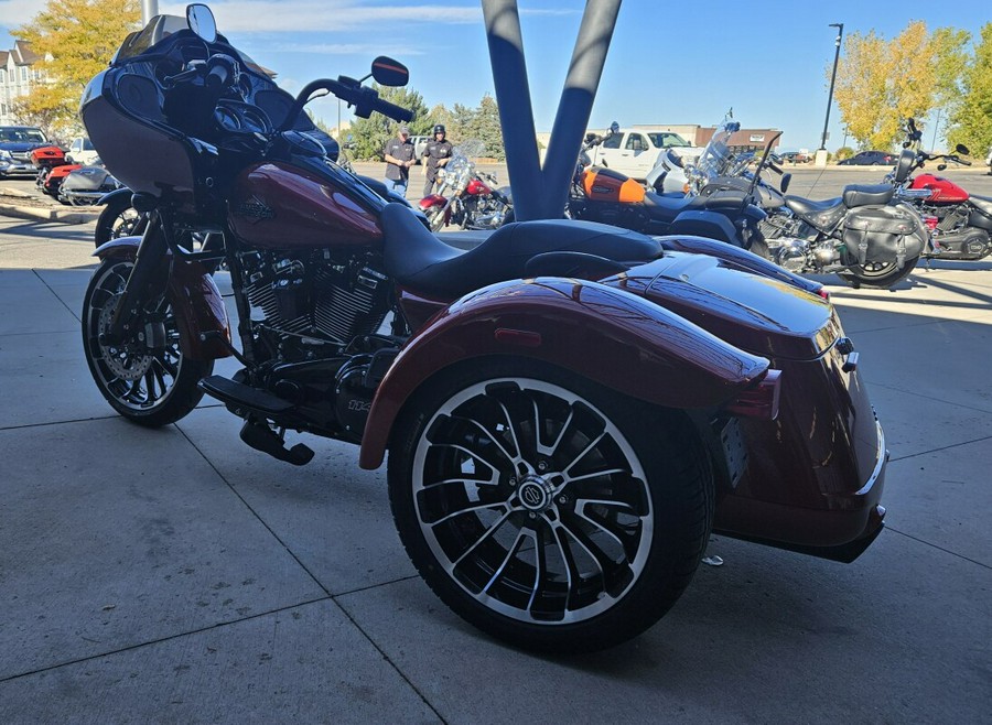 FLTRT 2025 Road Glide 3