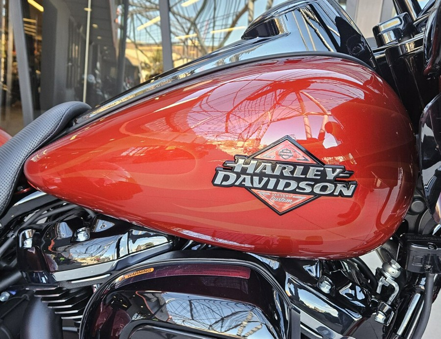 FLTRT 2025 Road Glide 3