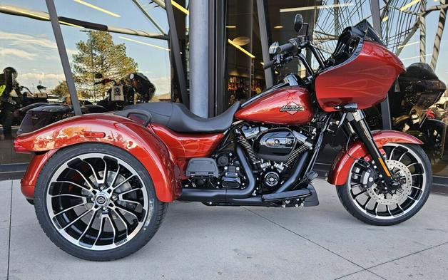 FLTRT 2025 Road Glide 3