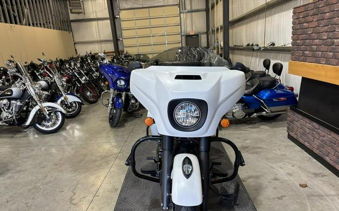 2019 Indian Motorcycle® Chieftain Dark Horse® White Smoke