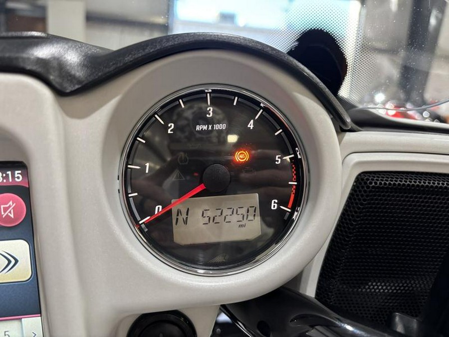 2019 Indian Motorcycle® Chieftain Dark Horse® White Smoke