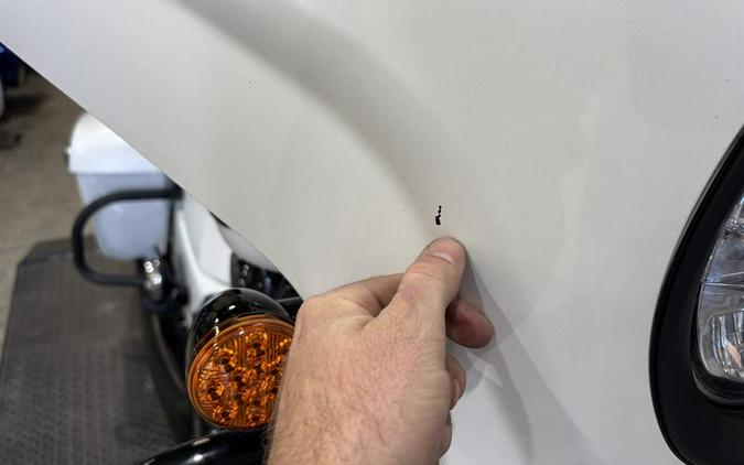 2019 Indian Motorcycle® Chieftain Dark Horse® White Smoke