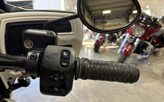 2019 Indian Motorcycle® Chieftain Dark Horse® White Smoke