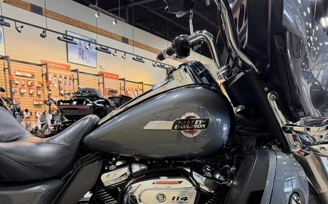 2022 FLHTCUTG Tri Glide® Ultra