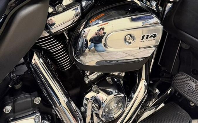 2022 FLHTCUTG Tri Glide® Ultra