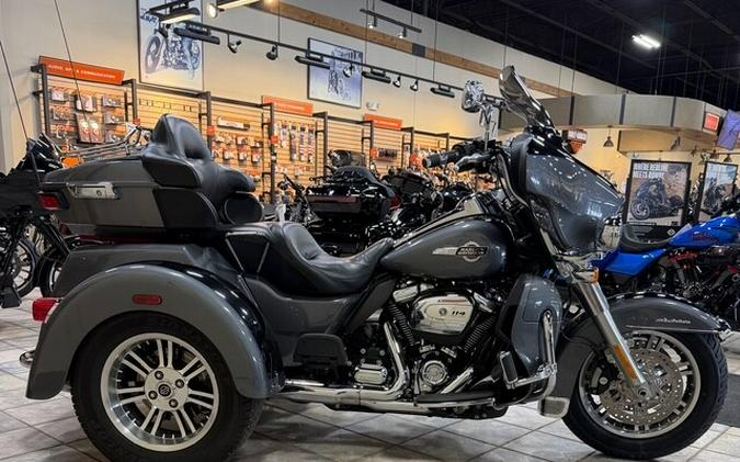 2022 FLHTCUTG Tri Glide® Ultra
