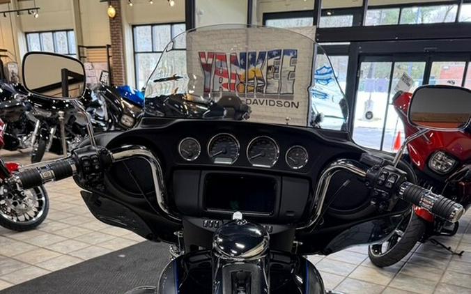 2022 FLHTCUTG Tri Glide® Ultra