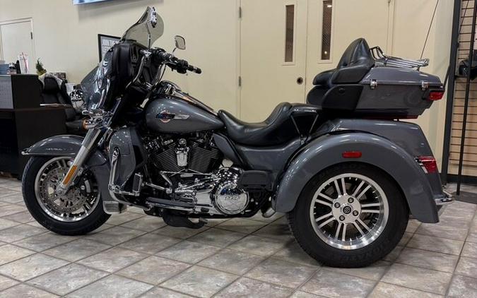 2022 FLHTCUTG Tri Glide® Ultra