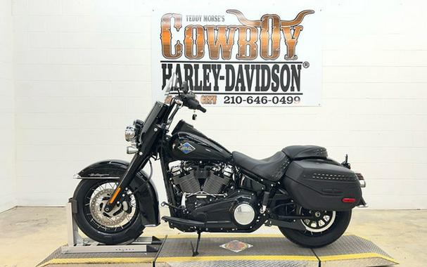 2026 Harley-Davidson Softail FLHC - Heritage Classic