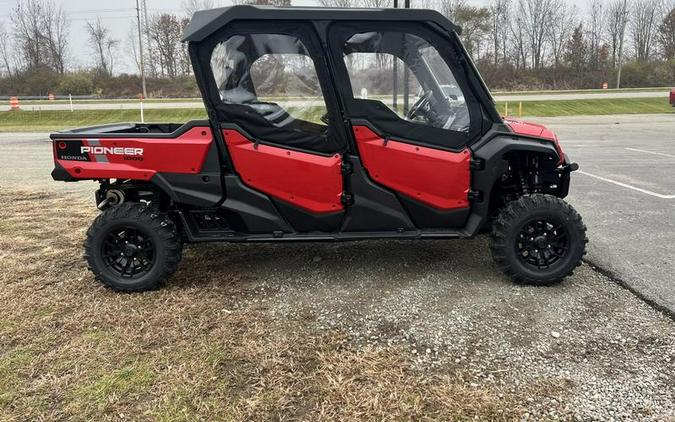 2025 Honda® Pioneer 1000-6 Deluxe Crew