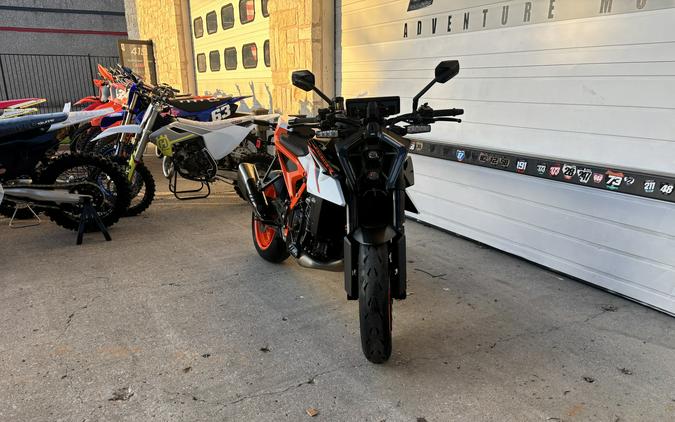 2026 KTM 990 Duke R