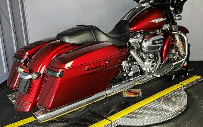 2017 Harley-Davidson Street Glide Special FLHXS VELOCITY RED