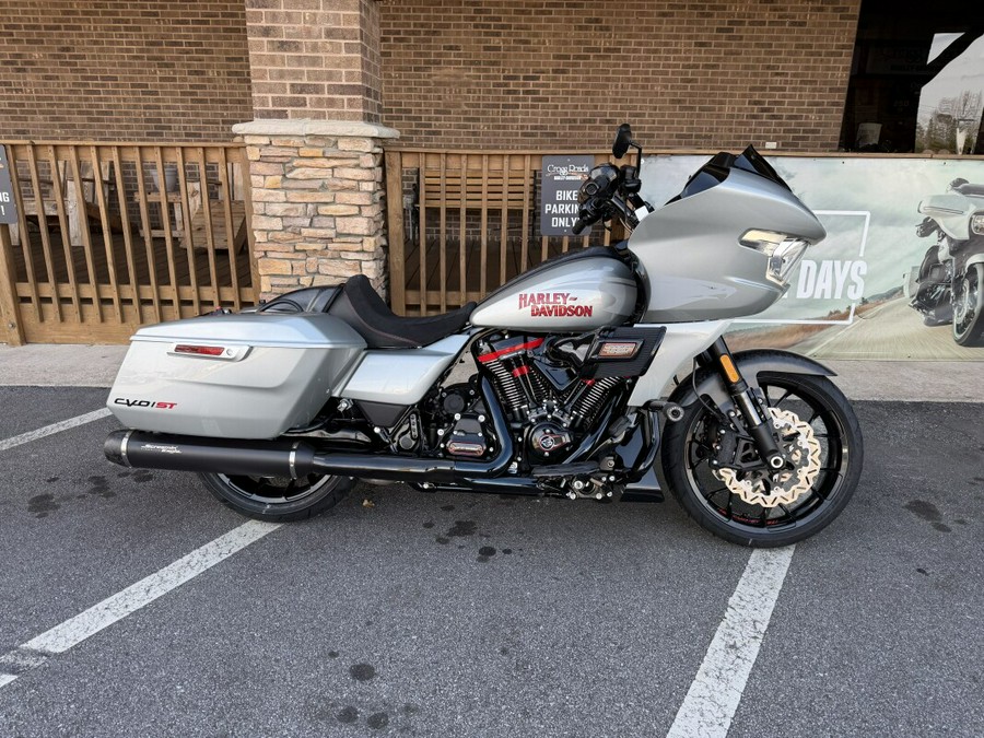 2025 Harley-Davidson® CVO™ Road Glide® ST Mercury Silver