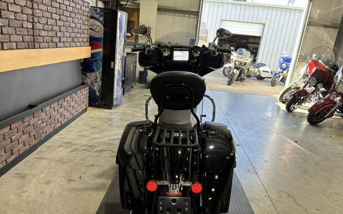 2020 Indian Motorcycle® Chieftain® Elite Thunder Black Vivid Crystal/Wildfire Red Candy