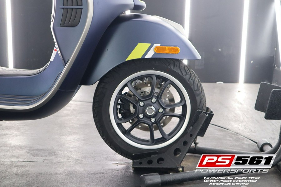2025 Vespa GTS Super 300 Tech