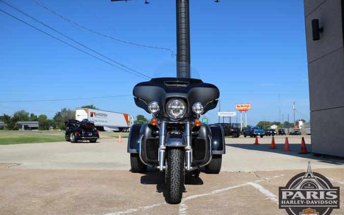 2022 Harley-Davidson Tri Glide Ultra Gauntlet Gray Metallic - Black Finish