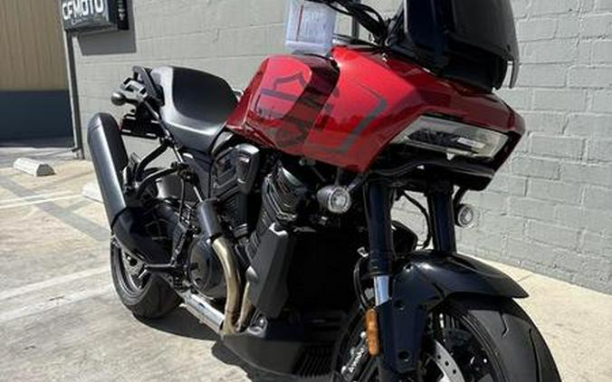 2025 Harley-Davidson® RA1250ST - Pan America® 1250 ST