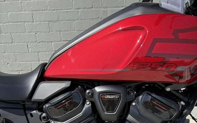 2025 Harley-Davidson® RA1250ST - Pan America® 1250 ST