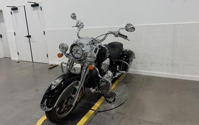 2024 Indian Springfield Black Metallic/Titanium Metallic