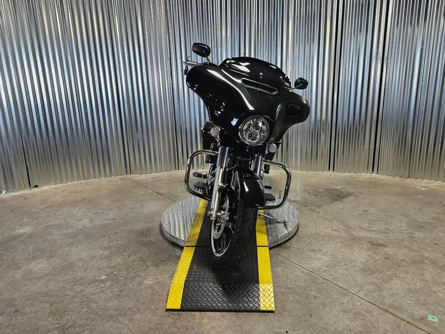 2017 Harley-Davidson Street Glide Special Black Denim