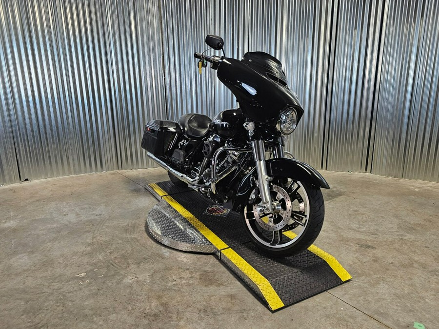 2017 Harley-Davidson Street Glide Special Black Denim