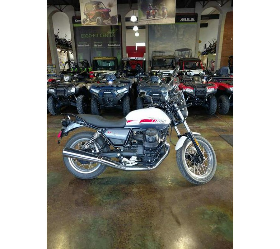 2023 Moto Guzzi V7 Special