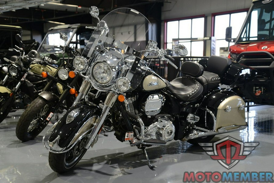 2022 Indian Springfield Black Metallic/Dirt Track Tan