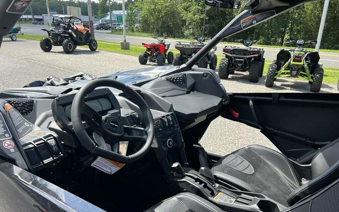 2026 Can-Am Maverick X3 X Rs Turbo RR Triple Black_7.6 In.