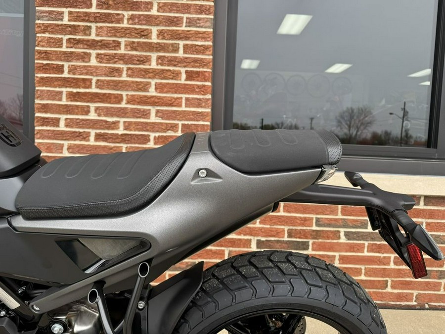 2025 Husqvarna® Svartpilen 801