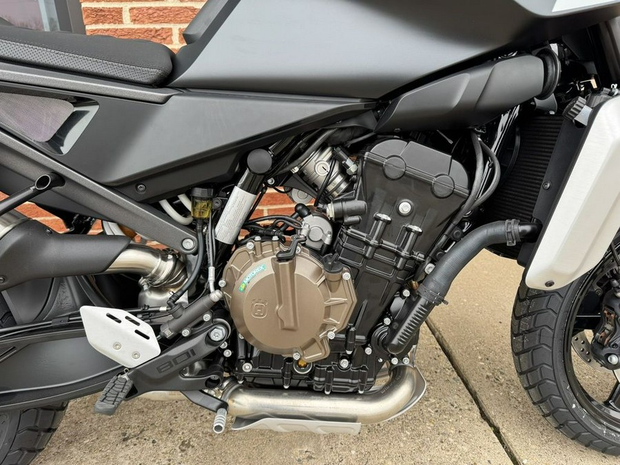 2025 Husqvarna® Svartpilen 801