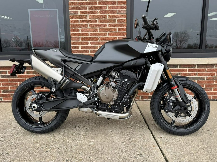 2025 Husqvarna® Svartpilen 801