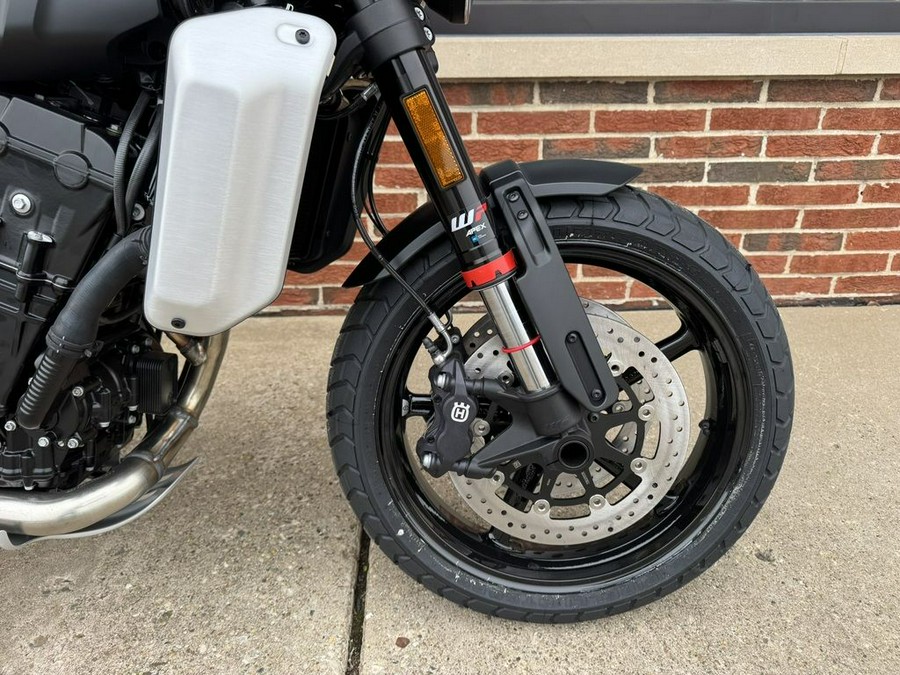 2025 Husqvarna® Svartpilen 801