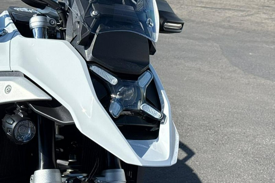 2025 BMW R 1300 GS Light White