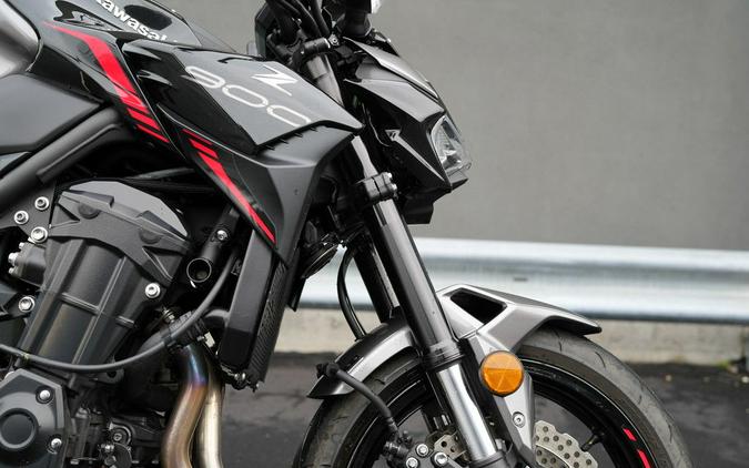 2023 Kawasaki Z900 ABS Metallic Black/Graphite Gray/Flat Black