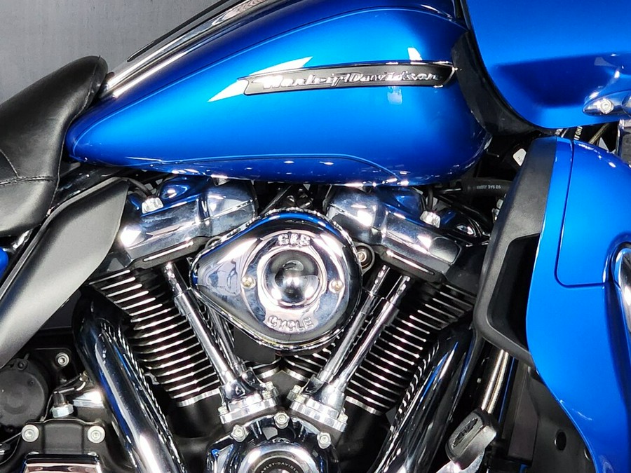 2018 Harley-Davidson Road Glide Ultra FLTRU ELECTRIC BLUE W/PINSTRIP