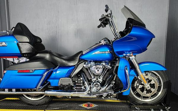 2018 Harley-Davidson Road Glide Ultra FLTRU ELECTRIC BLUE W/PINSTRIP