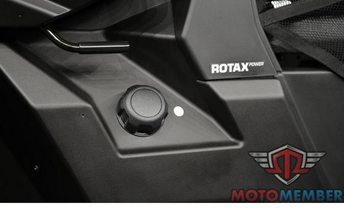 2026 Can-Am Defender HD9