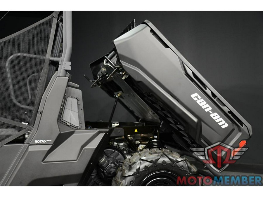 2026 Can-Am Defender HD9