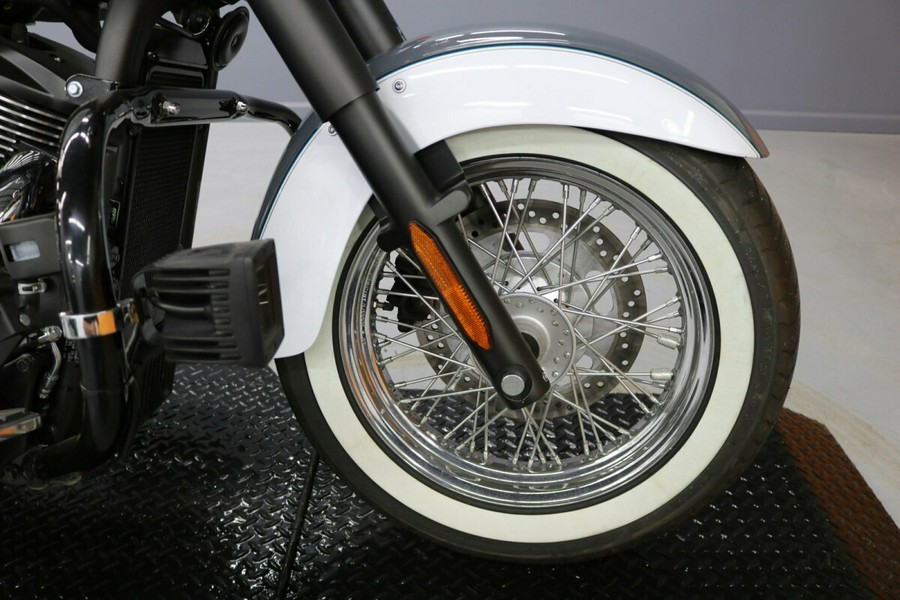 2021 Kawasaki Vulcan 900 Classic