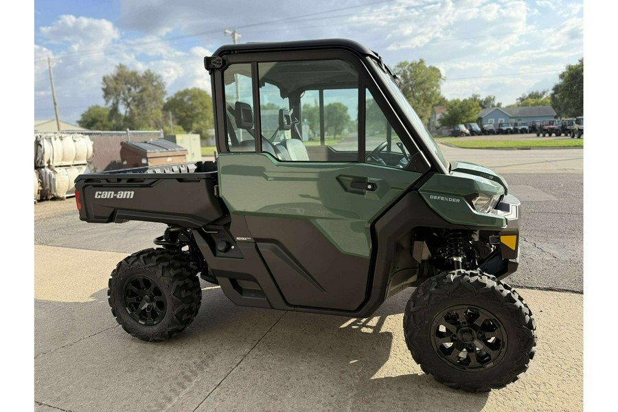 2026 Can-Am SSV DEF DPSCAB 65 HD9 GN 26