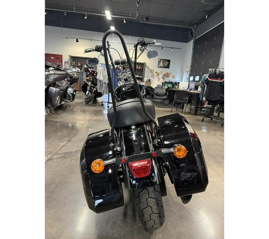 2017 Harley-Davidson® XL1200C - 1200 Custom