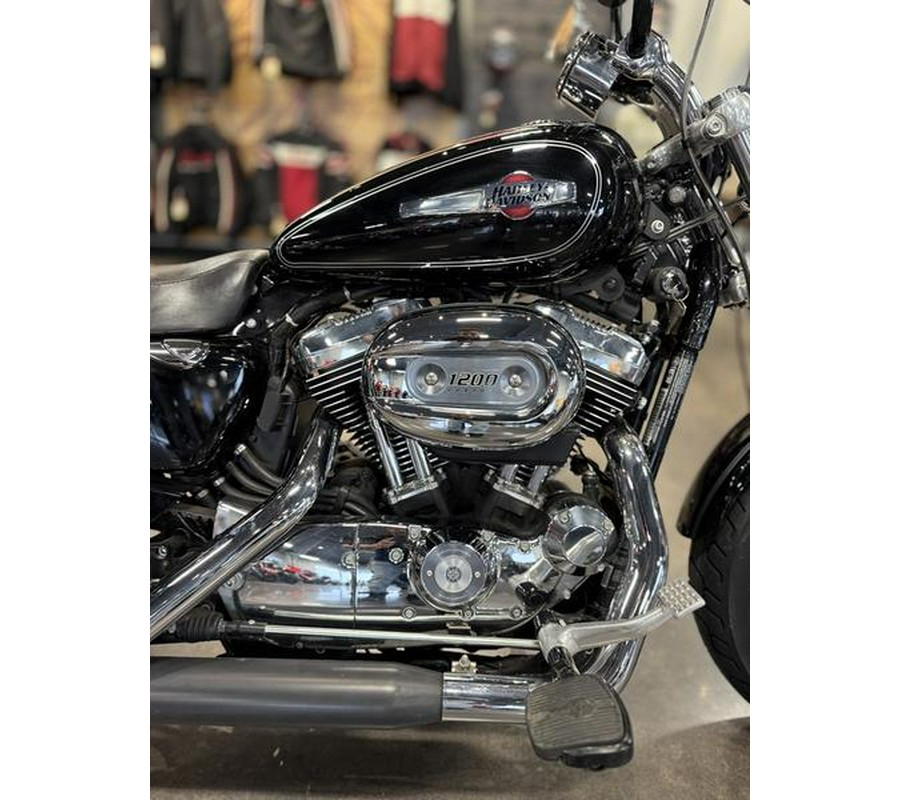 2017 Harley-Davidson® XL1200C - 1200 Custom