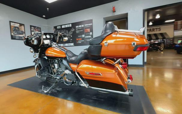 2016 Harley-Davidson® Ultra Limited Low WHSKY/V BLK W/PINSTRIPE