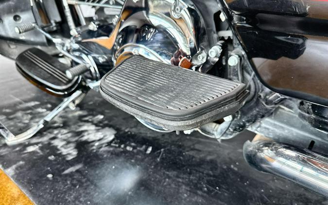 2016 Harley-Davidson® Ultra Limited Low WHSKY/V BLK W/PINSTRIPE
