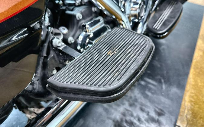 2016 Harley-Davidson® Ultra Limited Low WHSKY/V BLK W/PINSTRIPE