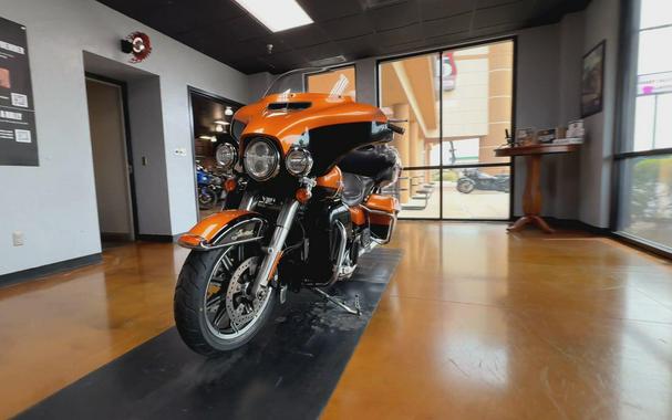 2016 Harley-Davidson® Ultra Limited Low WHSKY/V BLK W/PINSTRIPE