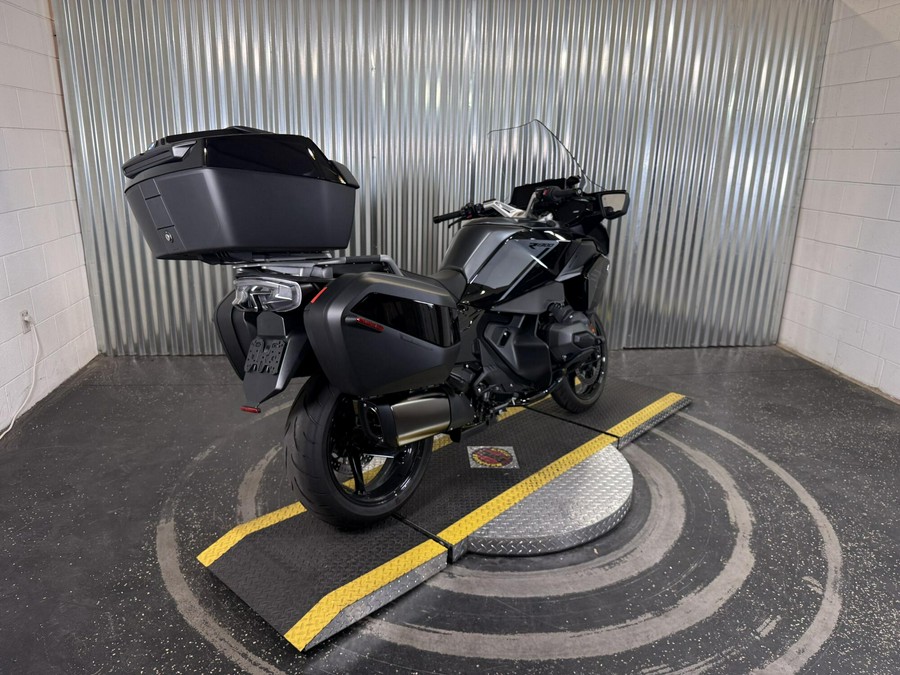 2026 BMW Motorrad R 1300 RT Blackstorm Metallic